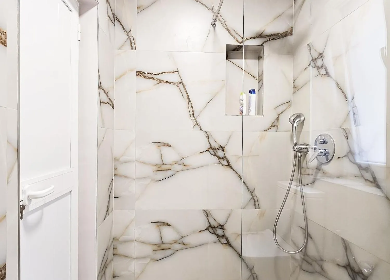 Appartamento Sunflower Rooms Tirana
